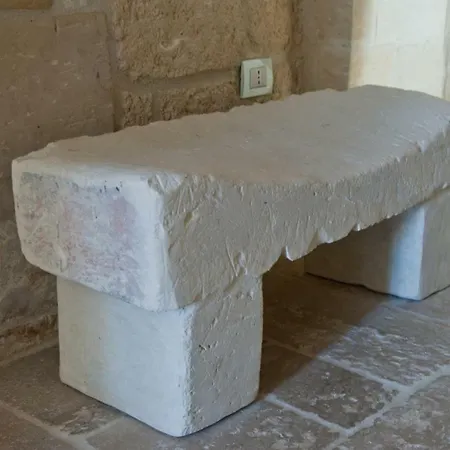 Chloé Lecce
